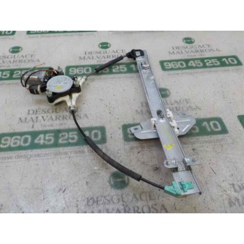 ELEVALUNAS DELANTERO DERECHO 824021W010 