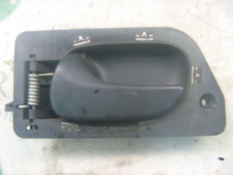 Recambio de maneta interior delantera izquierda para renault laguna (b56) 1.9 dci rt referencia OEM IAM   