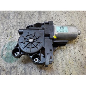 MOTOR ELEVALUNAS DELANTERO DERECHO 