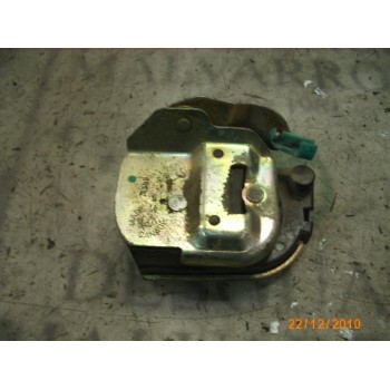 CERRADURA PUERTA LATERAL DERECHA 