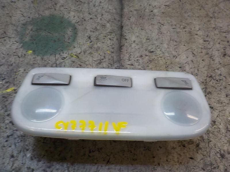 Recambio de piloto interior para renault megane iii sport tourer expression referencia OEM IAM 264300008R  