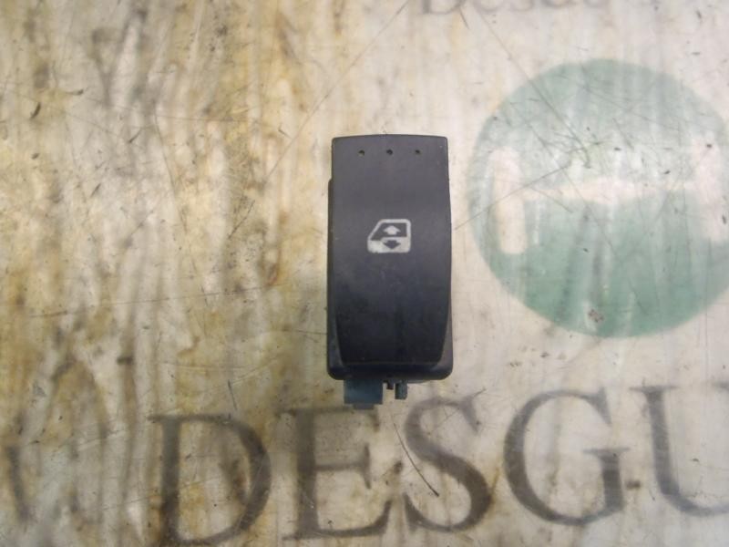 Recambio de mando elevalunas trasero derecho para renault megane ii berlina 3p confort dynamique referencia OEM IAM   