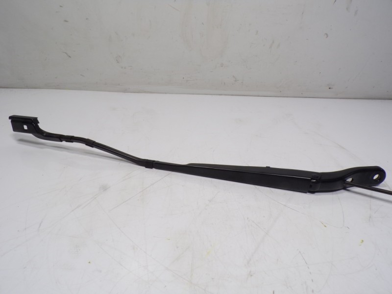 Recambio de brazo limpia delantero izquierdo para toyota proace city 1.5 dci referencia OEM IAM   