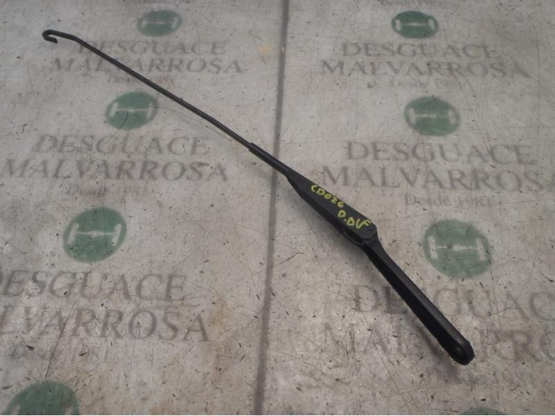 Recambio de brazo limpia delantero derecho para nissan primastar (x..) avantour l1h1 2,7 t / 7-sitzer referencia OEM IAM   