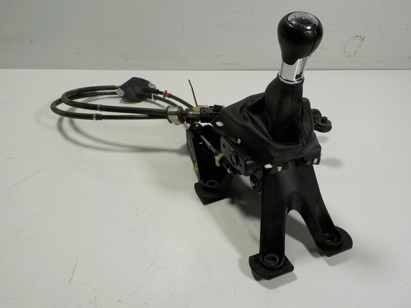 Recambio de palanca cambio para mazda cx-30 1.8 diesel referencia OEM IAM  DFR546100 