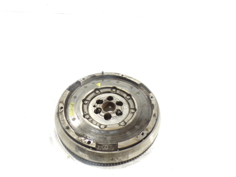Recambio de volante motor para peugeot 308 1.2 12v e-thp referencia OEM IAM 9805958180  