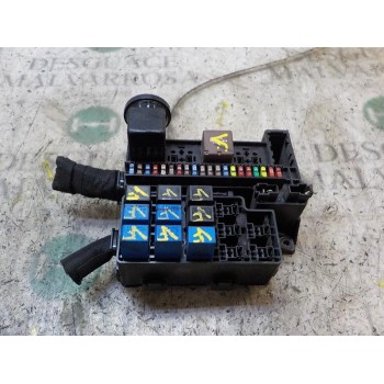 CAJA RELES / FUSIBLES 