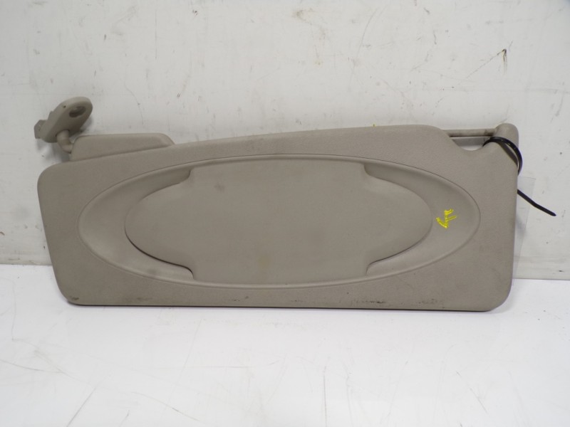 Recambio de parasol izquierdo para renault kangoo z.e. referencia OEM IAM 8200924099  