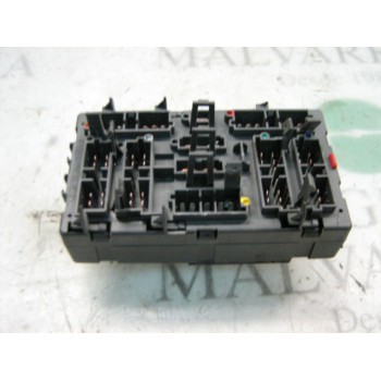 CAJA RELES / FUSIBLES 