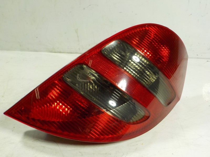 Recambio de piloto trasero derecho para mercedes-benz clase a (w169) 1.5 cat referencia OEM IAM  A1698201064R 