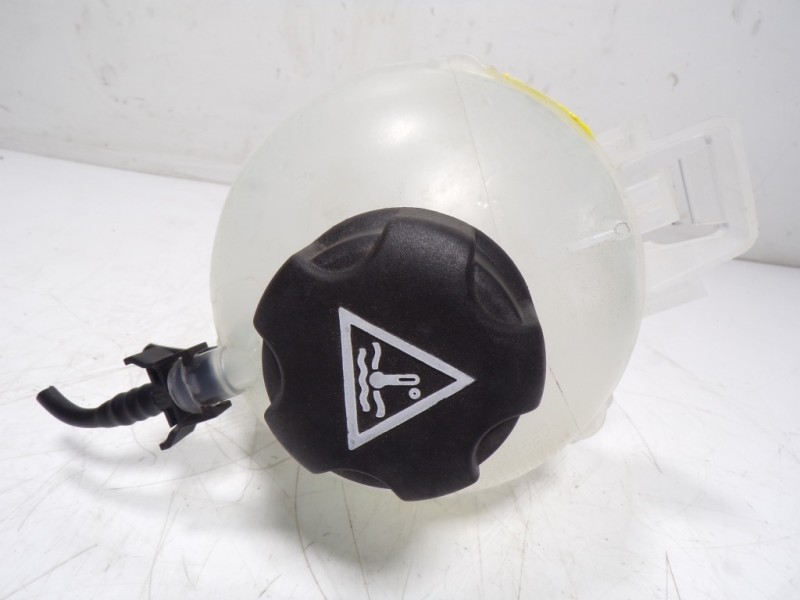 Recambio de deposito expansion para toyota proace city 1.5 dci referencia OEM IAM  9678514680 