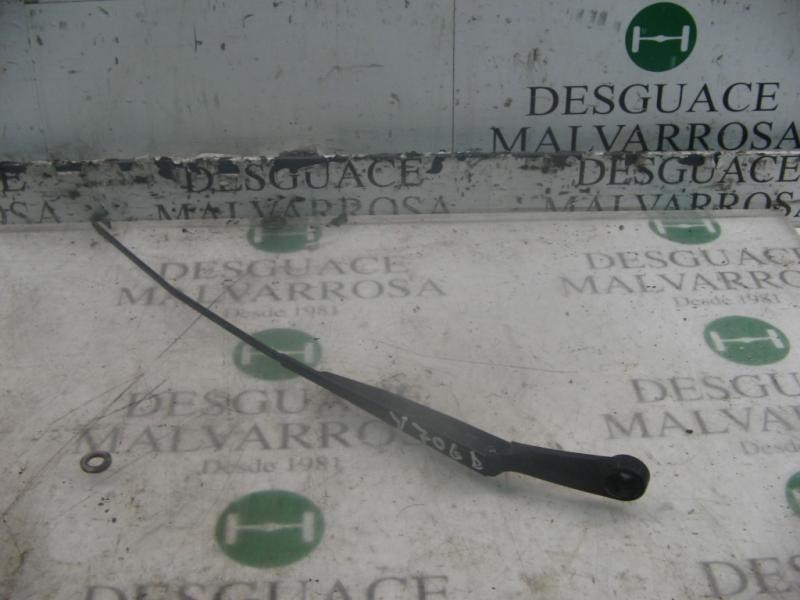 Recambio de brazo limpia delantero derecho para fiat punto berl. (176) 75 elx referencia OEM IAM   