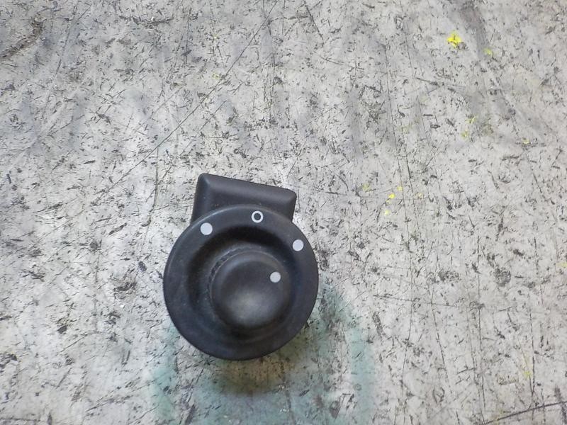 Recambio de mando retrovisor para renault twingo 1.2 16v referencia OEM IAM 8200002442  