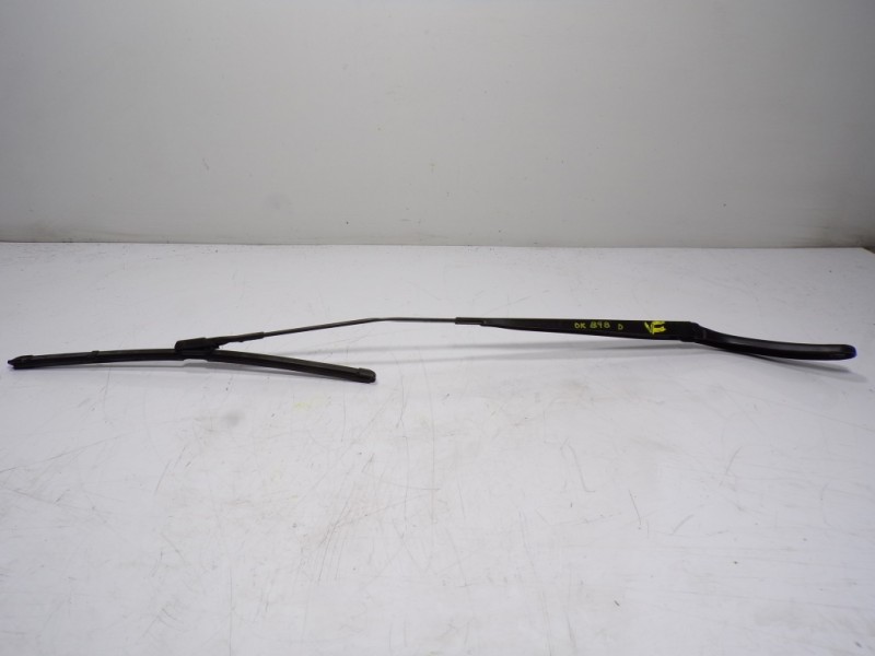 Recambio de brazo limpia delantero derecho para mercedes-benz vito kasten 2.1 cdi cat referencia OEM IAM A4478200200  