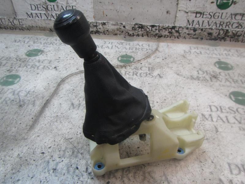 Recambio de palanca cambio para hyundai i20 classic referencia OEM IAM 437001J100  