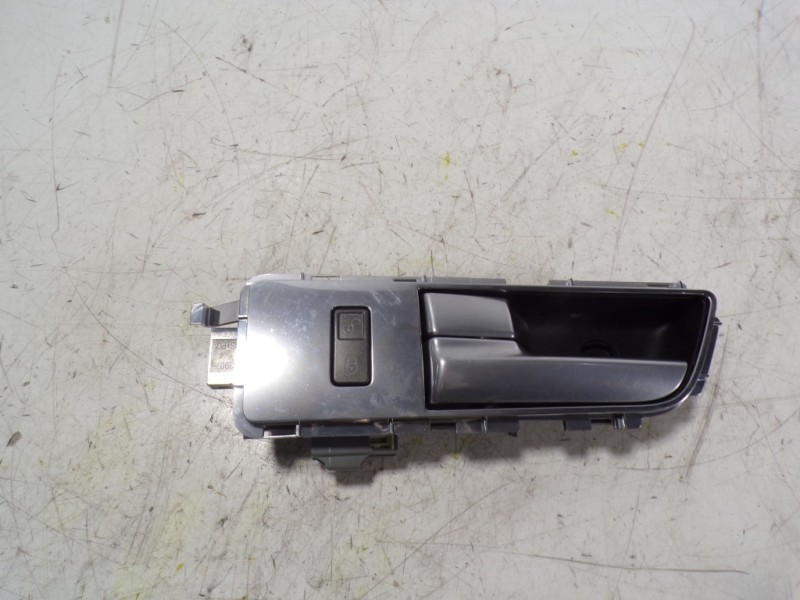 Recambio de maneta interior delantera izquierda para land rover discovery 4 tdv6 se referencia OEM IAM LR013921  