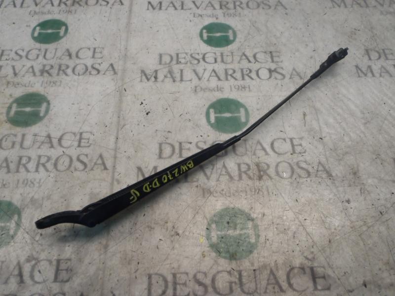 Recambio de brazo limpia delantero derecho para renault modus confort dynamique referencia OEM IAM 7701057638  