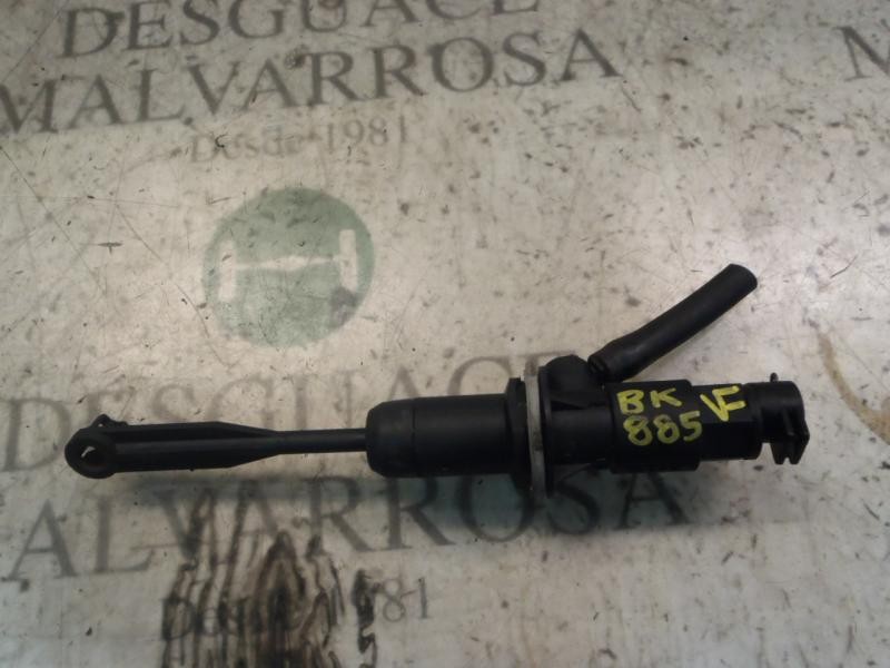 Recambio de bomba embrague para dacia logan ambiance referencia OEM IAM 6001548446  
