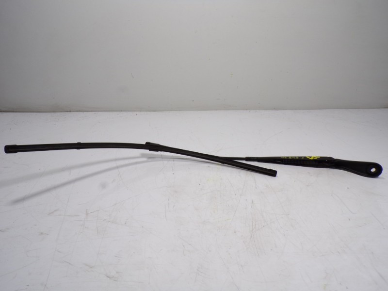 Recambio de brazo limpia delantero izquierdo para mercedes-benz vito kasten 2.1 cdi cat referencia OEM IAM A4478200000  