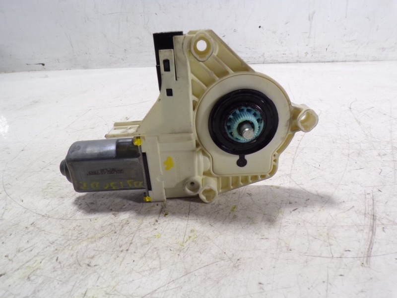 Recambio de motor elevalunas delantero izquierdo para land rover discovery 4 tdv6 se referencia OEM IAM LR015451 AH2215B553AA 91