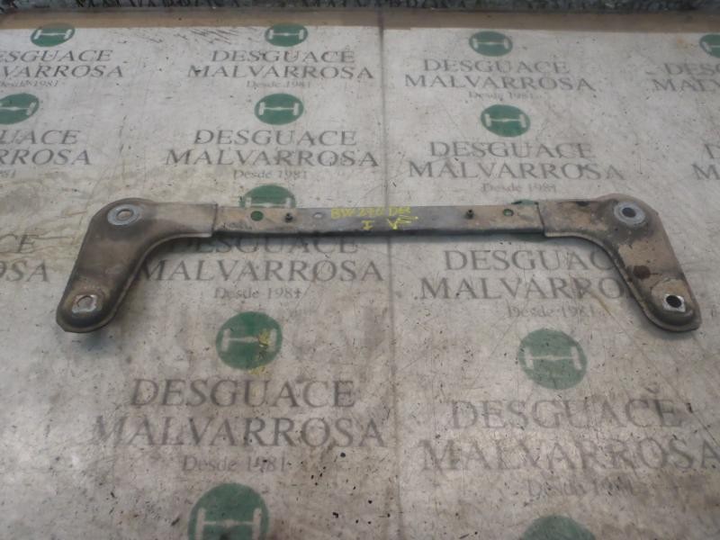 Recambio de travesaño inferior para renault modus confort dynamique referencia OEM IAM 8200537419  