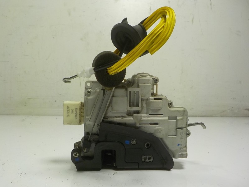 Recambio de cerradura puerta trasera izquierda para audi a6 berlina (4f2) 2.7 tdi referencia OEM IAM 4F0839015A  