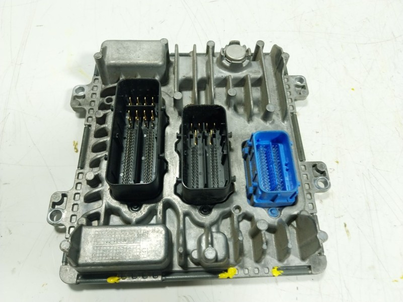 Recambio de centralita motor uce para opel mokka 1.6 cdti dpf referencia OEM IAM 55487860 55491705 55499359