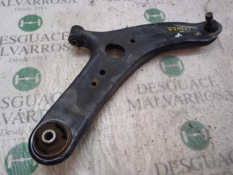 Recambio de brazo suspension inferior delantero derecho para kia venga 1.4 cat referencia OEM IAM 545011P100  