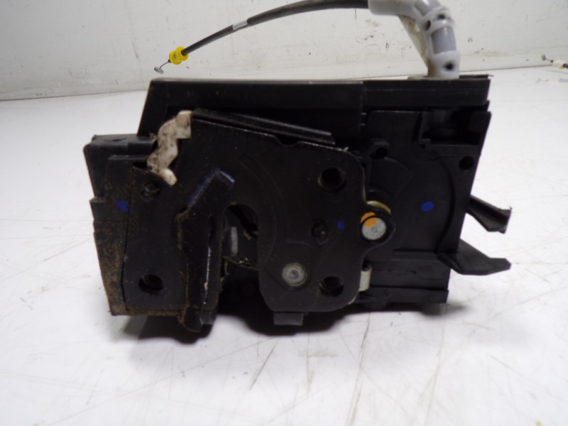 Recambio de cerradura puerta trasera derecha para peugeot 308 sw 1.5 blue-hdi fap referencia OEM IAM 9826110980 9826110980 