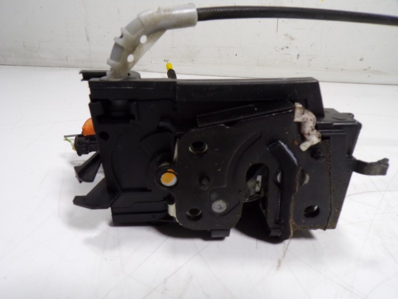 Recambio de cerradura puerta trasera izquierda para peugeot 308 sw 1.5 blue-hdi fap referencia OEM IAM 9826126080 9826126080 