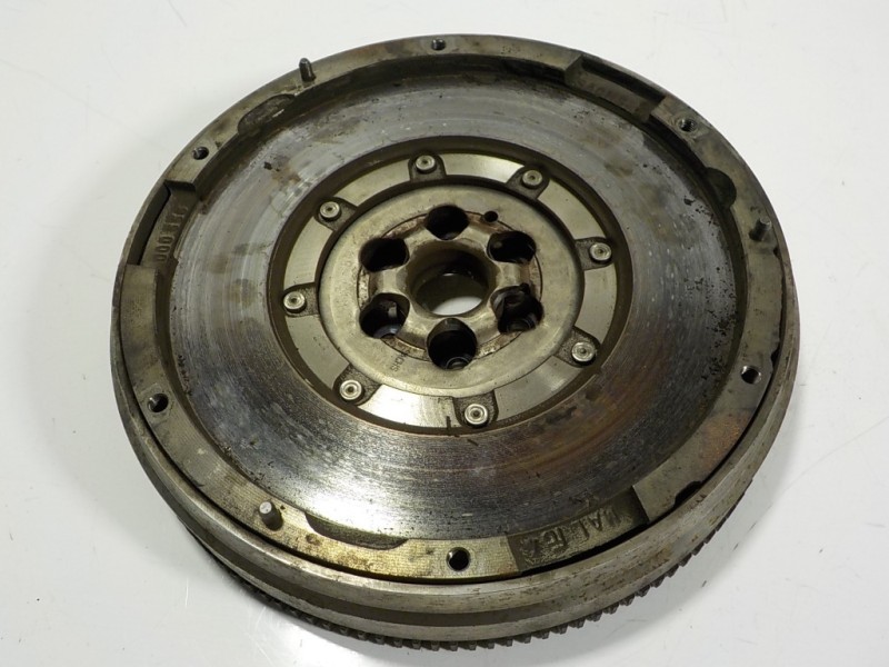 Recambio de volante motor para peugeot rcz 1.6 16v turbo referencia OEM IAM 0532T6 000656 