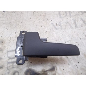 MANETA INTERIOR DELANTERA IZQUIERDA 826101P000EQ 