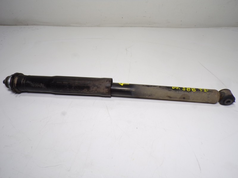 Recambio de amortiguador trasero derecho para toyota yaris 1.0 cat referencia OEM IAM 485300D860 485300D860 