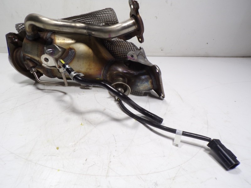 Recambio de filtro de particulas para toyota yaris 1.5 vvti hev referencia OEM IAM 17140F3010  