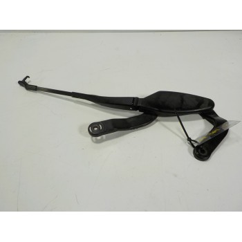 BRAZO LIMPIA DELANTERO DERECHO A2118200444 A2118200444 