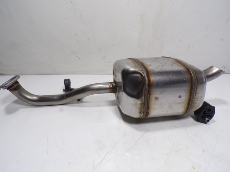 Recambio de tubo escape trasero para toyota yaris 1.5 vvti hev referencia OEM IAM 17430K0050  