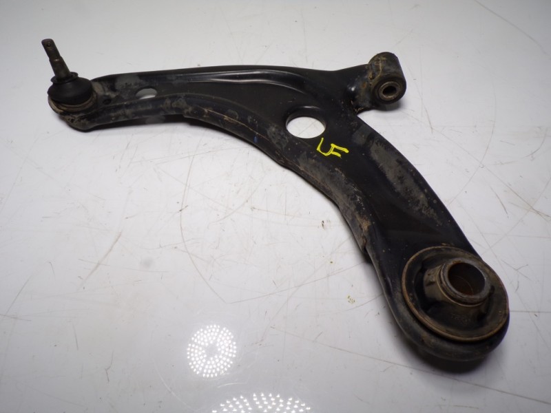 Recambio de brazo suspension inferior delantero izquierdo para toyota yaris 1.0 cat referencia OEM IAM 4806909140  