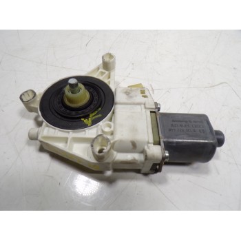 MOTOR ELEVALUNAS DELANTERO DERECHO A2129066702 A2048200242 