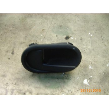 MANETA INTERIOR DELANTERA IZQUIERDA 