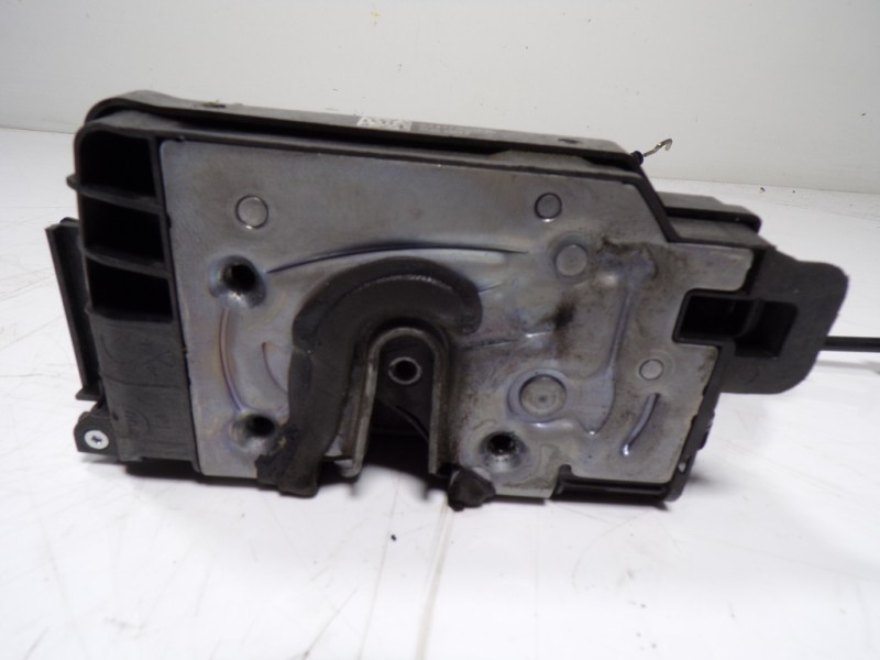 Recambio de cerradura puerta delantera derecha para mercedes-benz vito kasten 2.1 cdi cat referencia OEM IAM A4477200235 A447720