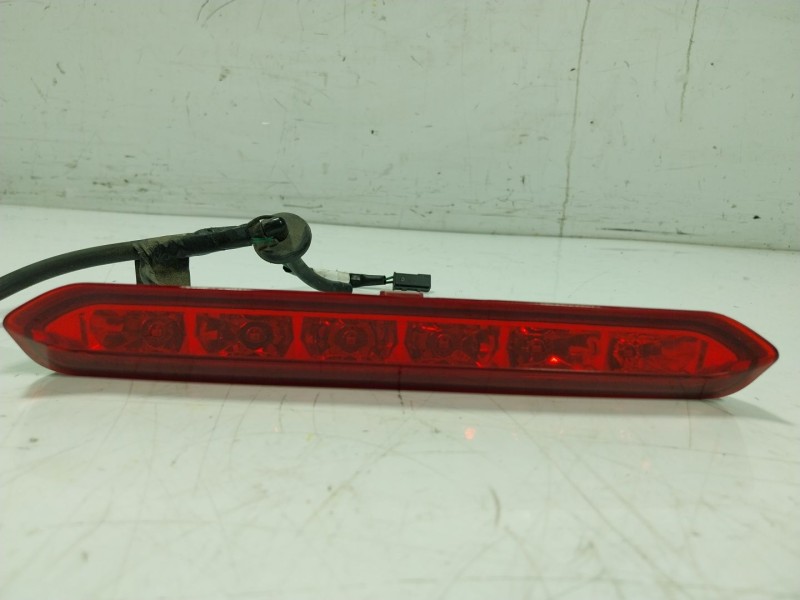 Recambio de piloto trasero central para opel mokka 1.6 cdti dpf referencia OEM IAM 95151129  