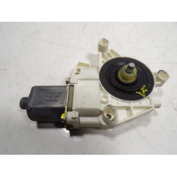 MOTOR ELEVALUNAS TRASERO DERECHO A2048200642 A2048200642 