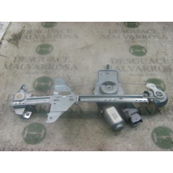 ELEVALUNAS TRASERO DERECHO 