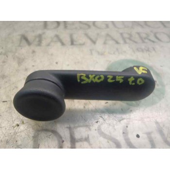 MANETA ELEVALUNAS TRASERA DERECHA 