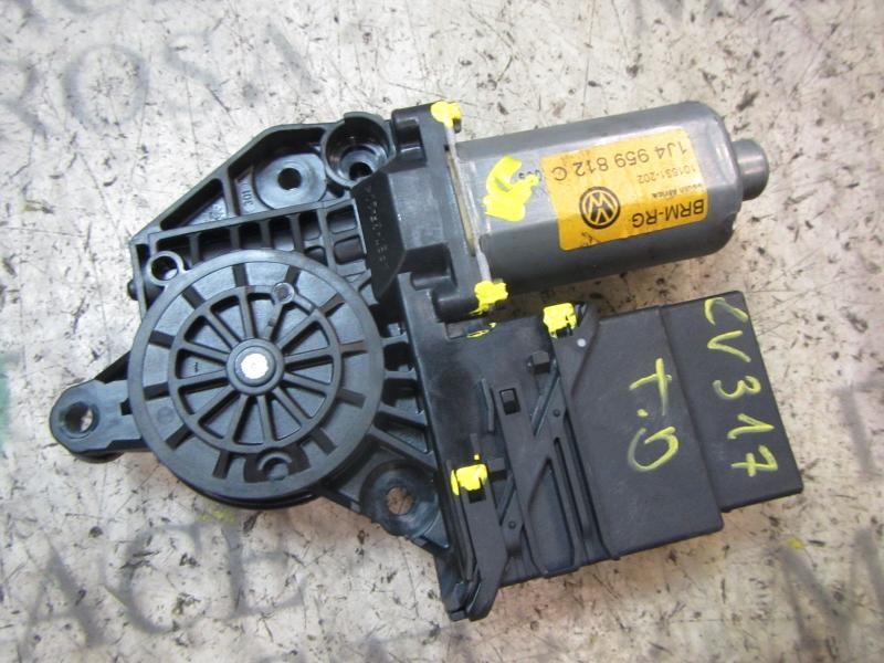 Recambio de motor elevalunas trasero derecho para volkswagen golf iv berlina (1j1) highline referencia OEM IAM   