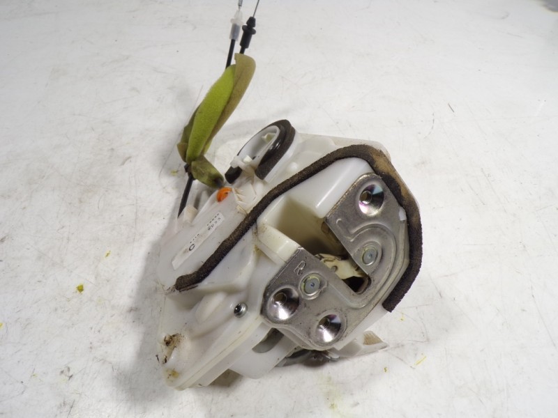 Recambio de cerradura puerta trasera derecha para mazda cx-5 2.2 turbodiesel cat referencia OEM IAM KD5372310 4J10E0090 4J10E009