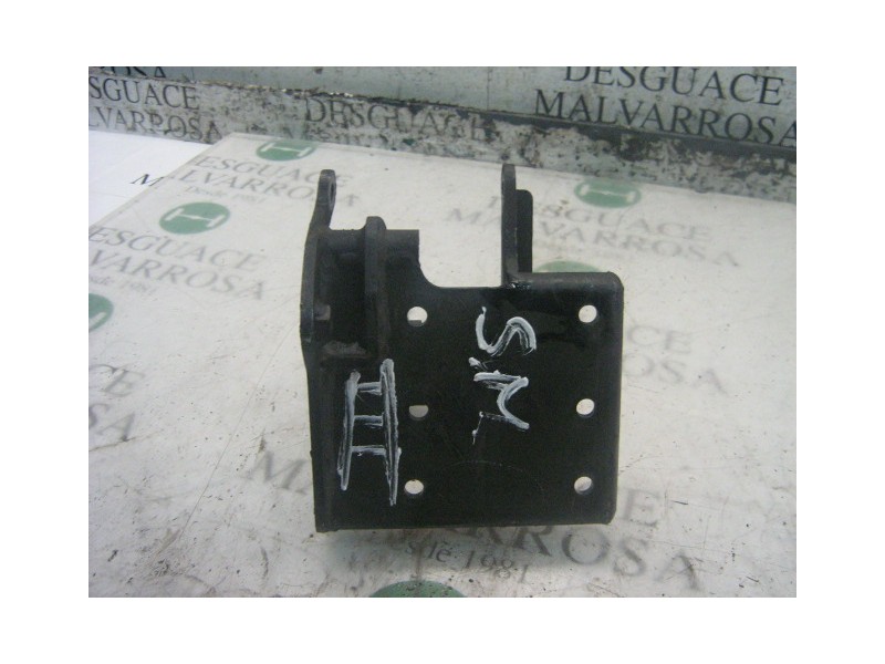 Recambio de soporte motor derecho para nissan trade 100 referencia OEM IAM   