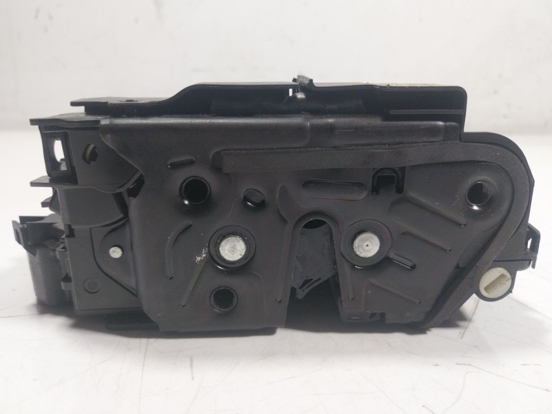 Recambio de cerradura puerta trasera izquierda para volkswagen touran (5t1) 1.6 tdi referencia OEM IAM 5TA839015L 5TA839015E 
