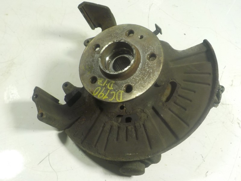 Recambio de mangueta delantera izquierda para mercedes-benz clase m (w163) 3.2 v6 18v cat referencia OEM IAM A1633320101  