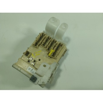 CAJA RELES / FUSIBLES 8273012X81 63583367 8922002560